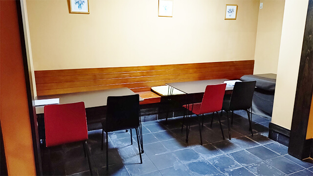 店内右側の様子