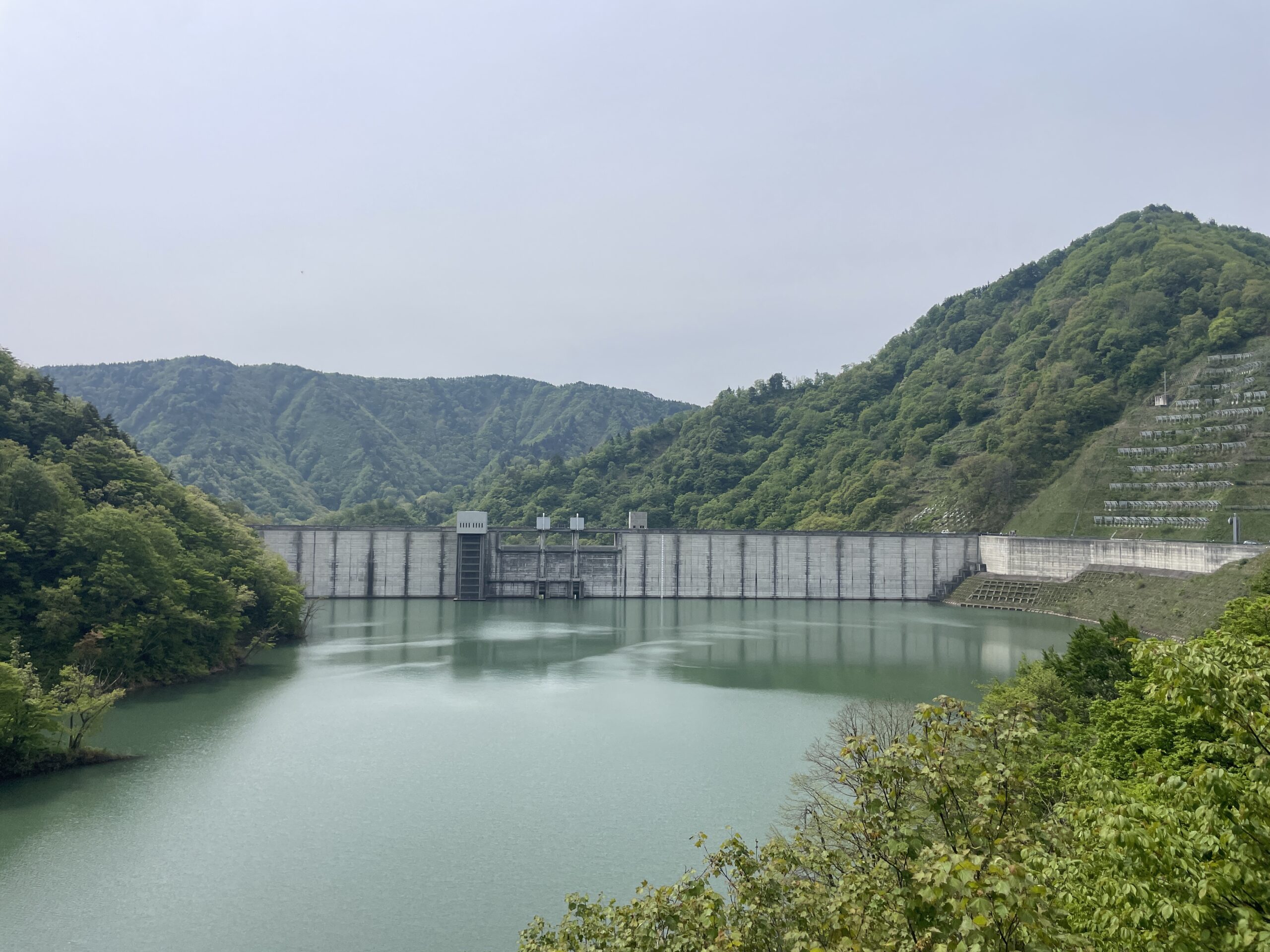 【山形・長井市】長井ダム完全ガイド｜絶景とアクティビティ満載のおすすめ観光地 アイキャッチ