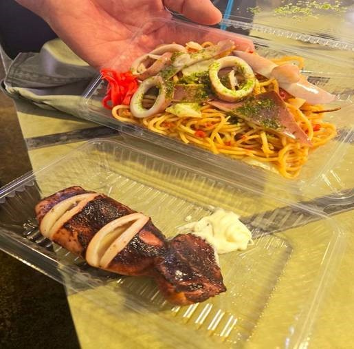 鼠ヶ関イカ・マグロまつり　イカ焼きそばとイカ焼き