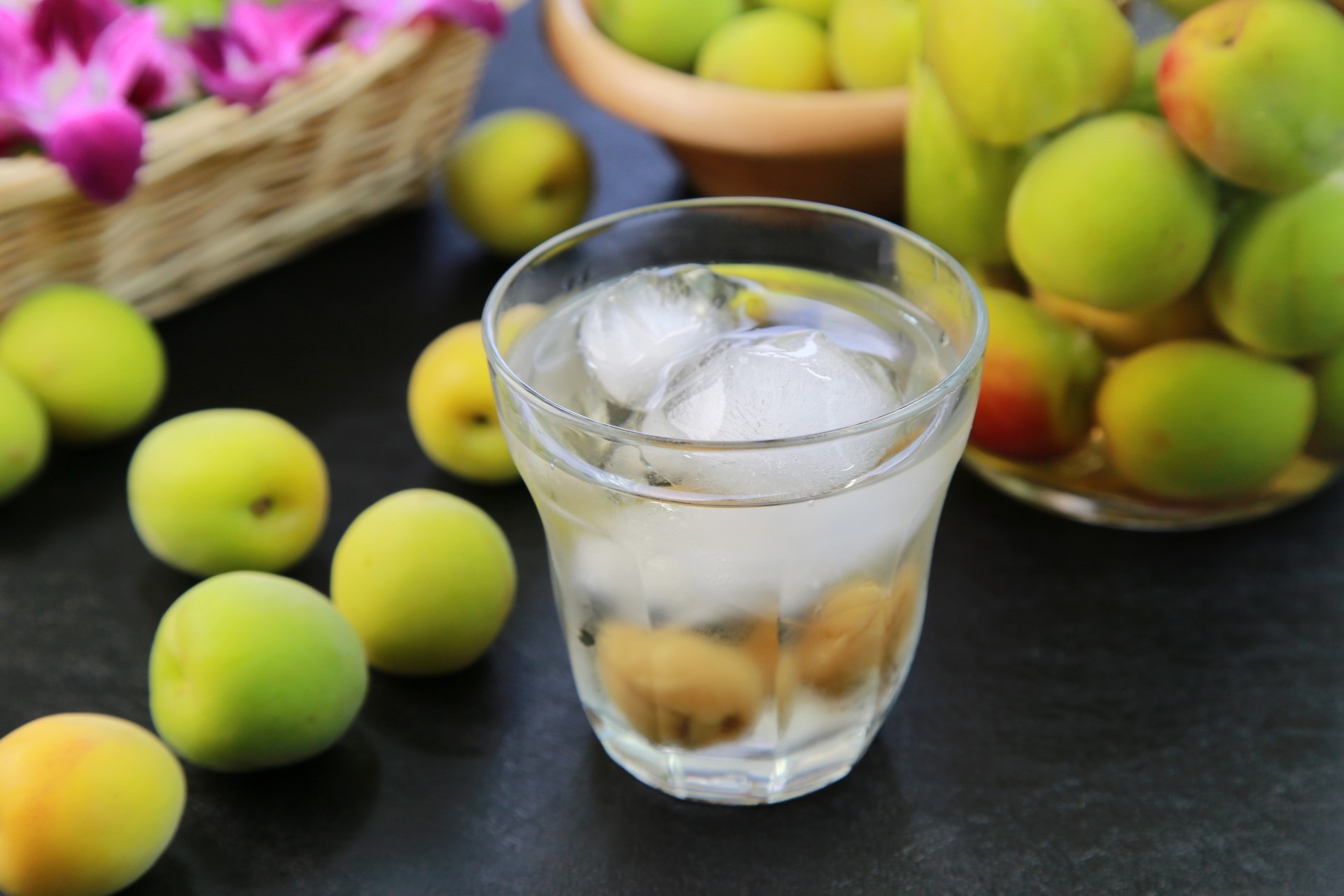 梅酒はなぜ女性に人気？梅酒の魅力やおすすめの山形の梅酒を紹介！ アイキャッチ