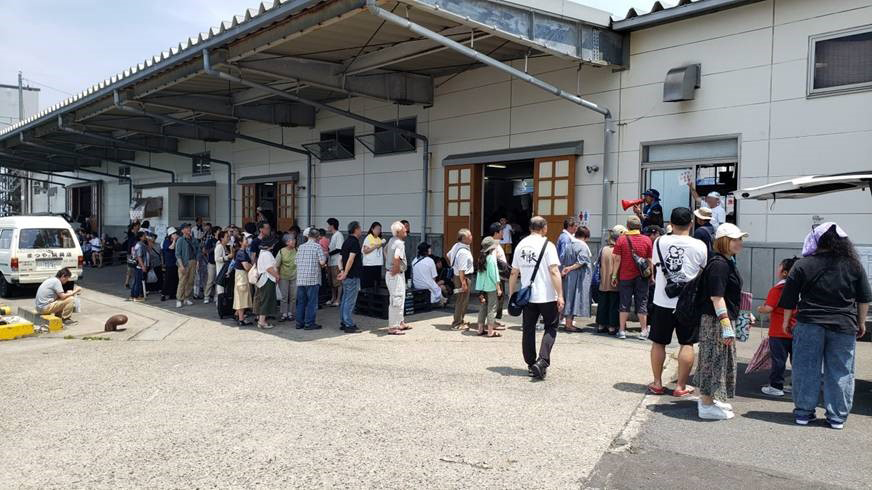 鼠ヶ関イカ・マグロまつり　行列
