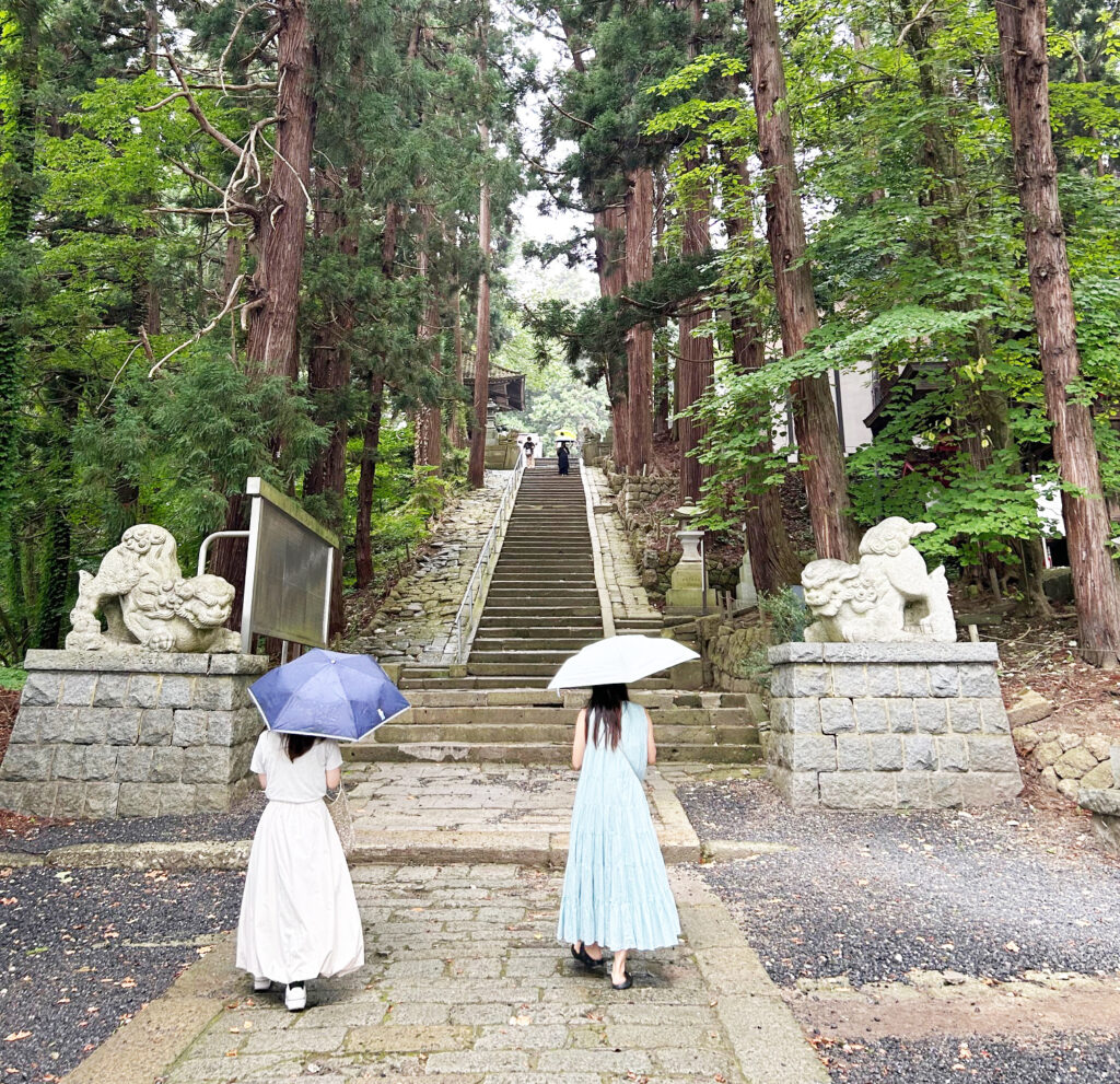 山形県南陽市熊野大社の石段