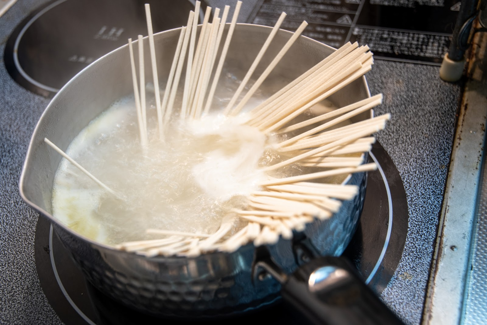 ひっぱりうどん_ゆで