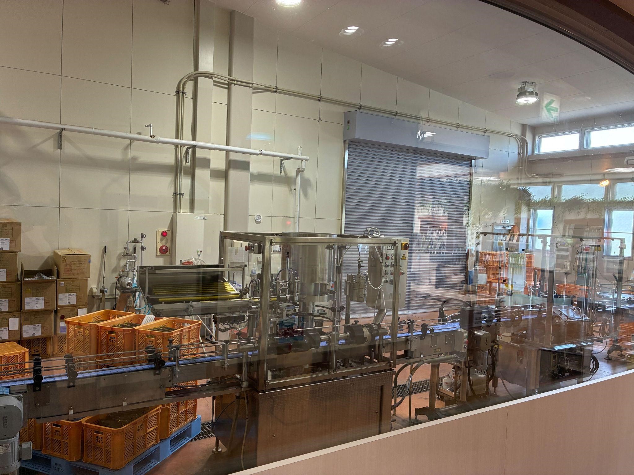 朝日町ワイン_工場内