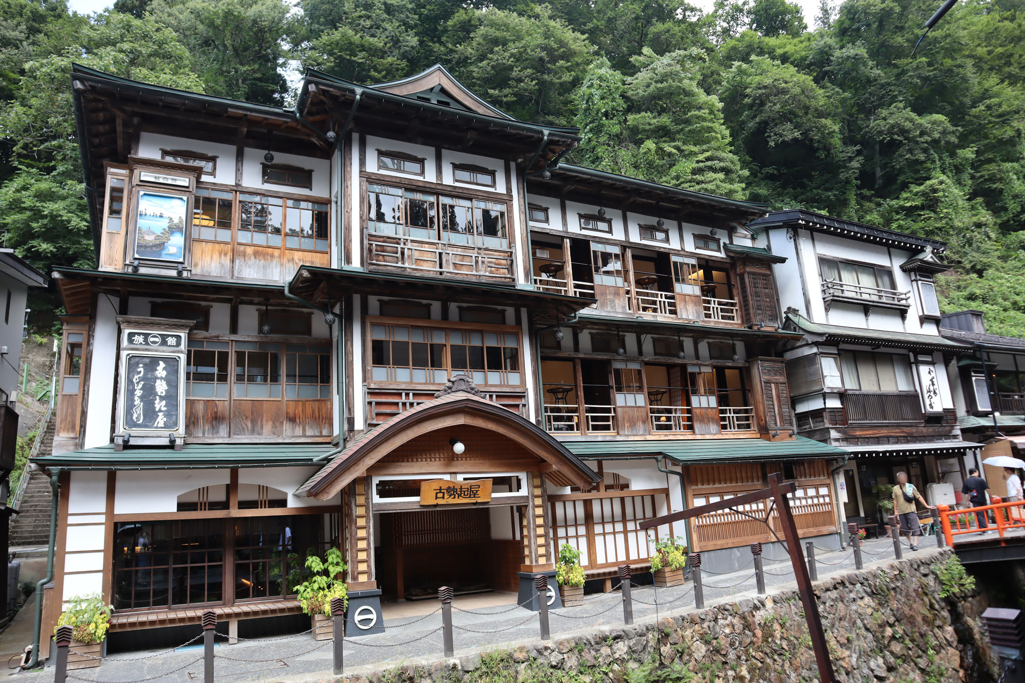 【山形・尾花沢市】銀山温泉｜女子旅にぴったり！レトロ可愛い温泉で癒し旅 アイキャッチ