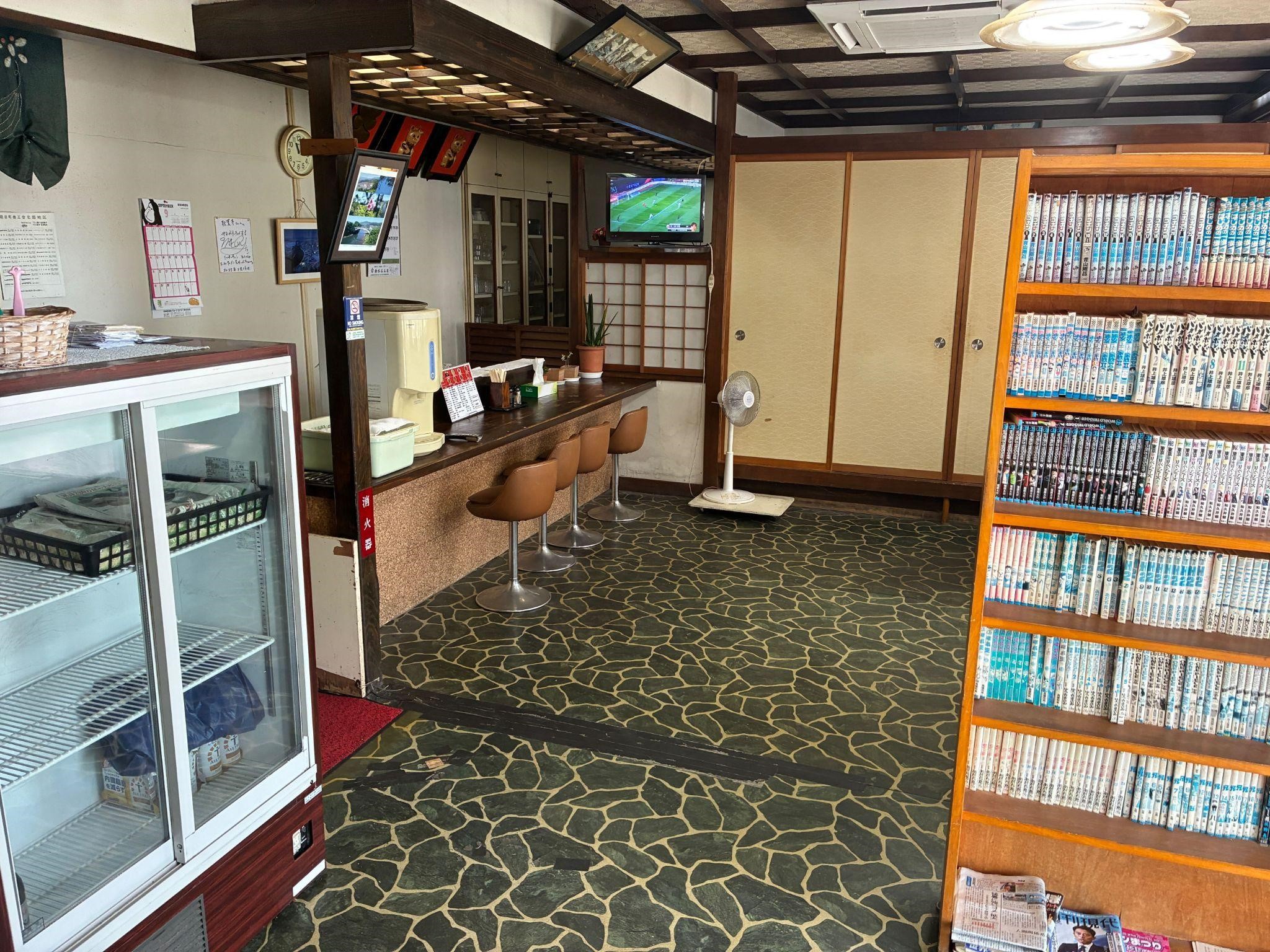 秋葉亭_店内