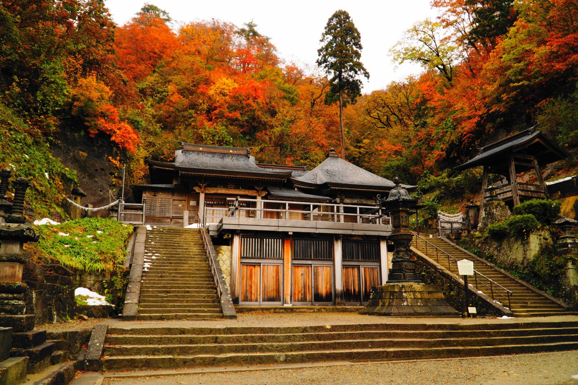 山寺（宝珠山 立石寺）