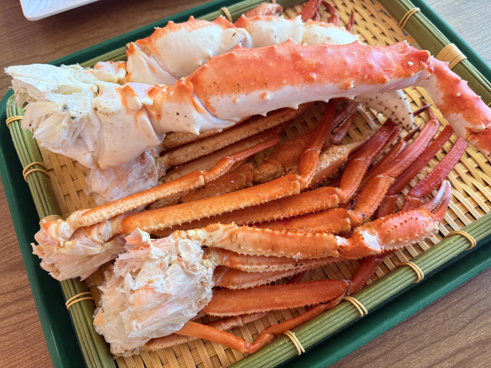 タラバガニとズワイガニの脚