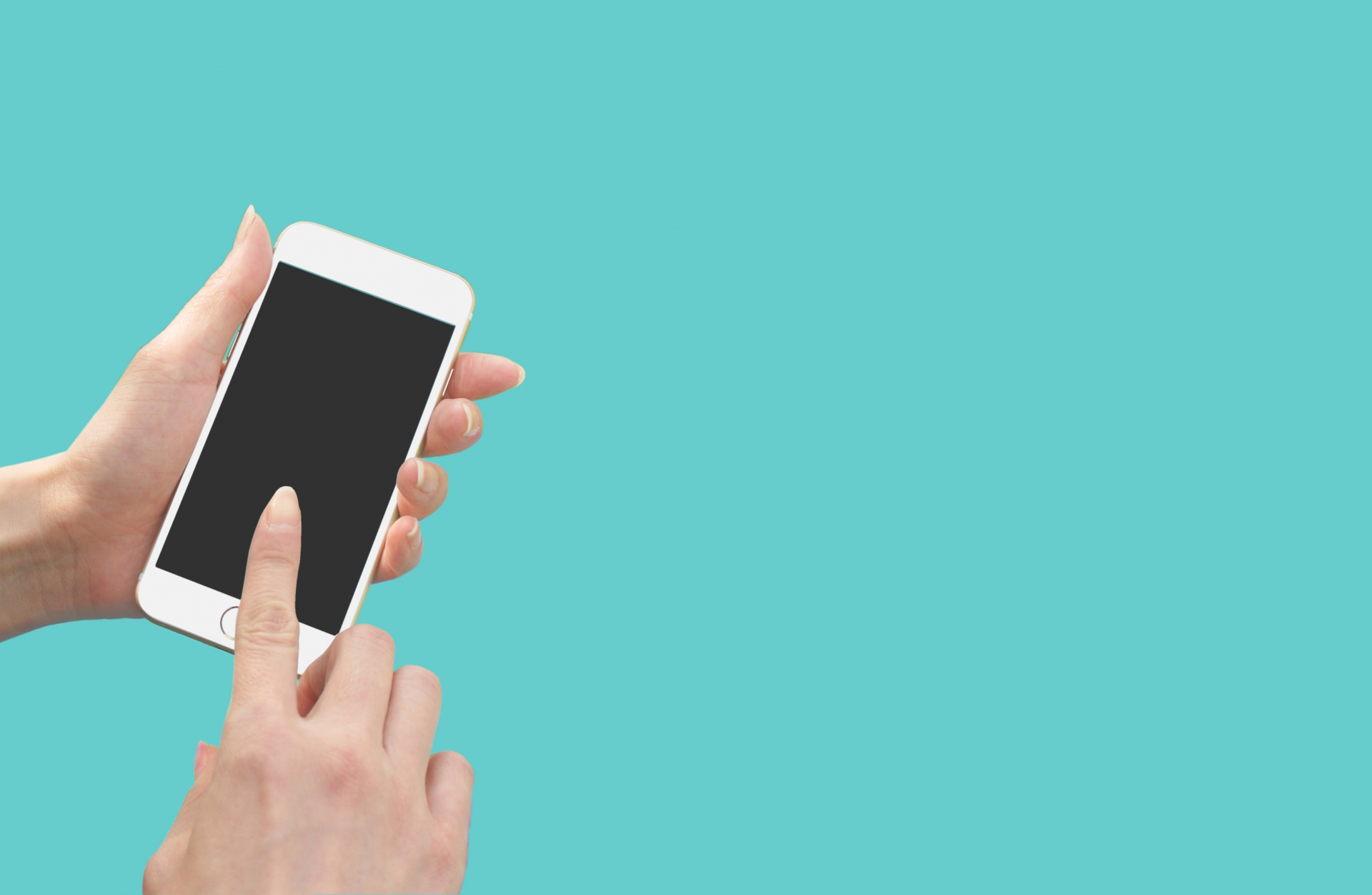 スマホを見ている人