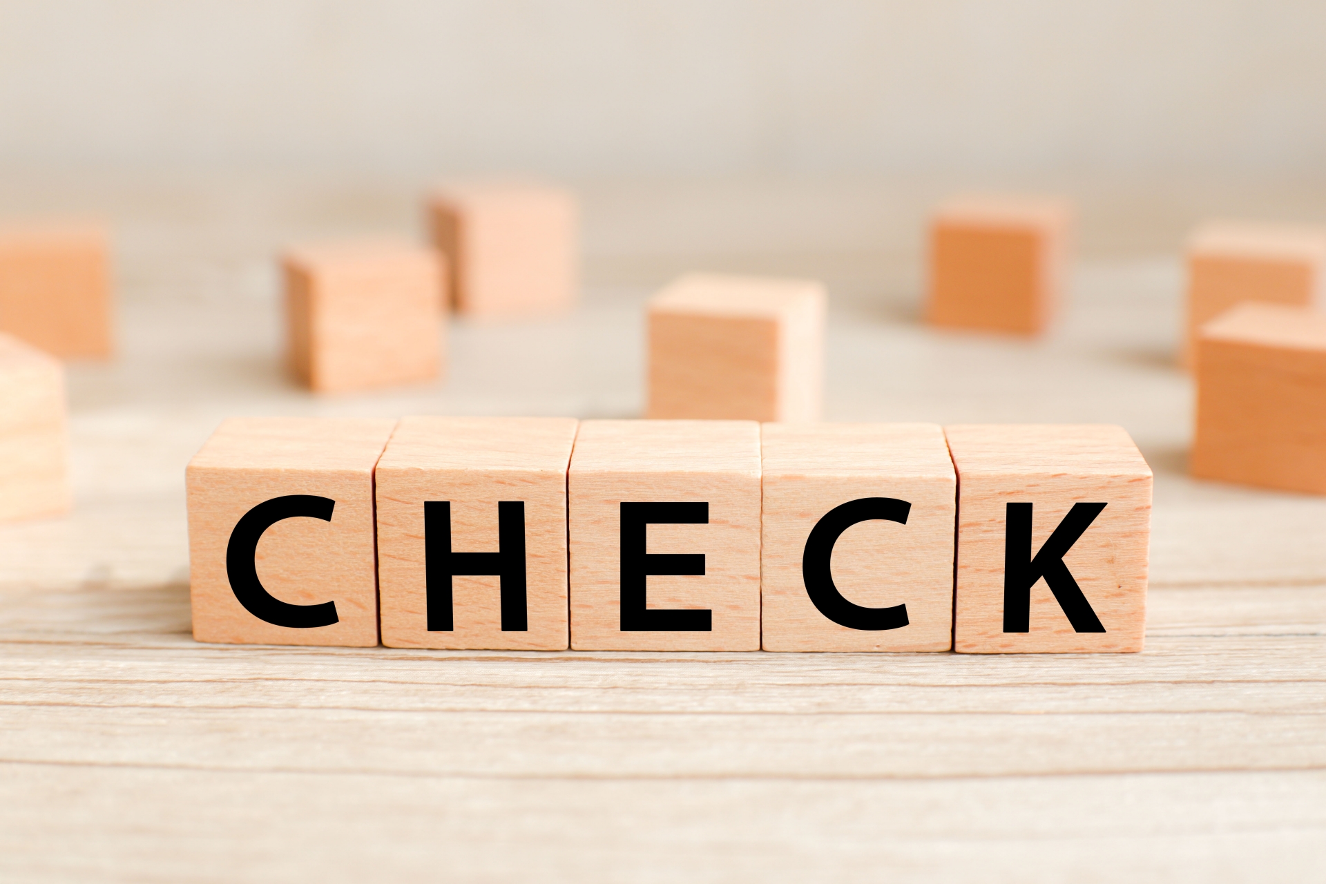 チェックとかかれたブロック