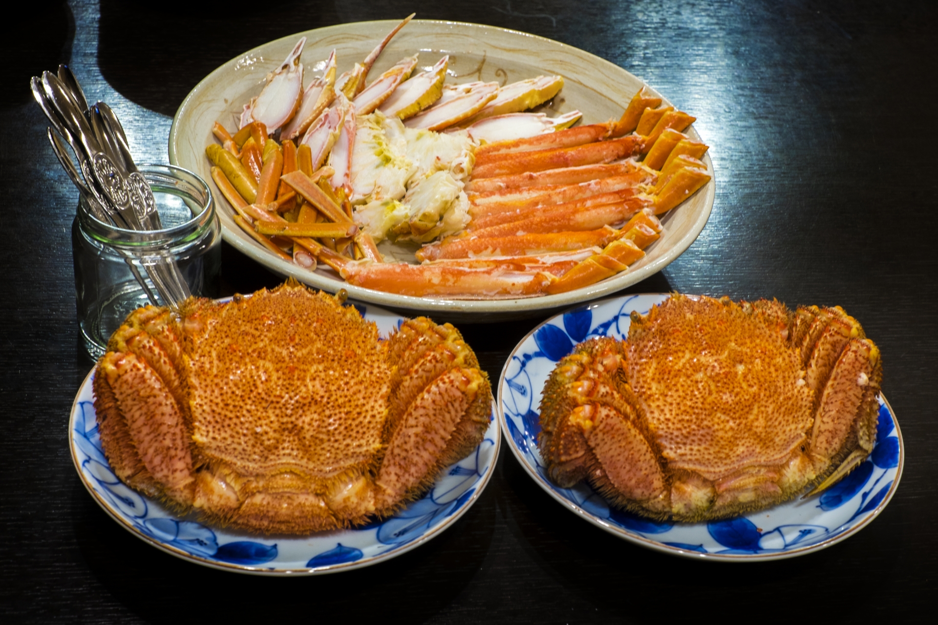 カニの旬はいつ？種類・産地別に食べ頃を徹底解説【庄内北前ガニも紹介】 アイキャッチ