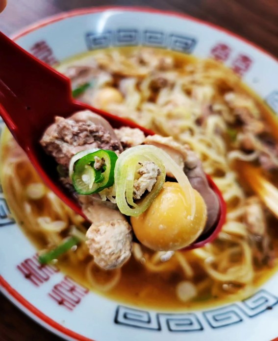 とりもつラーメン2