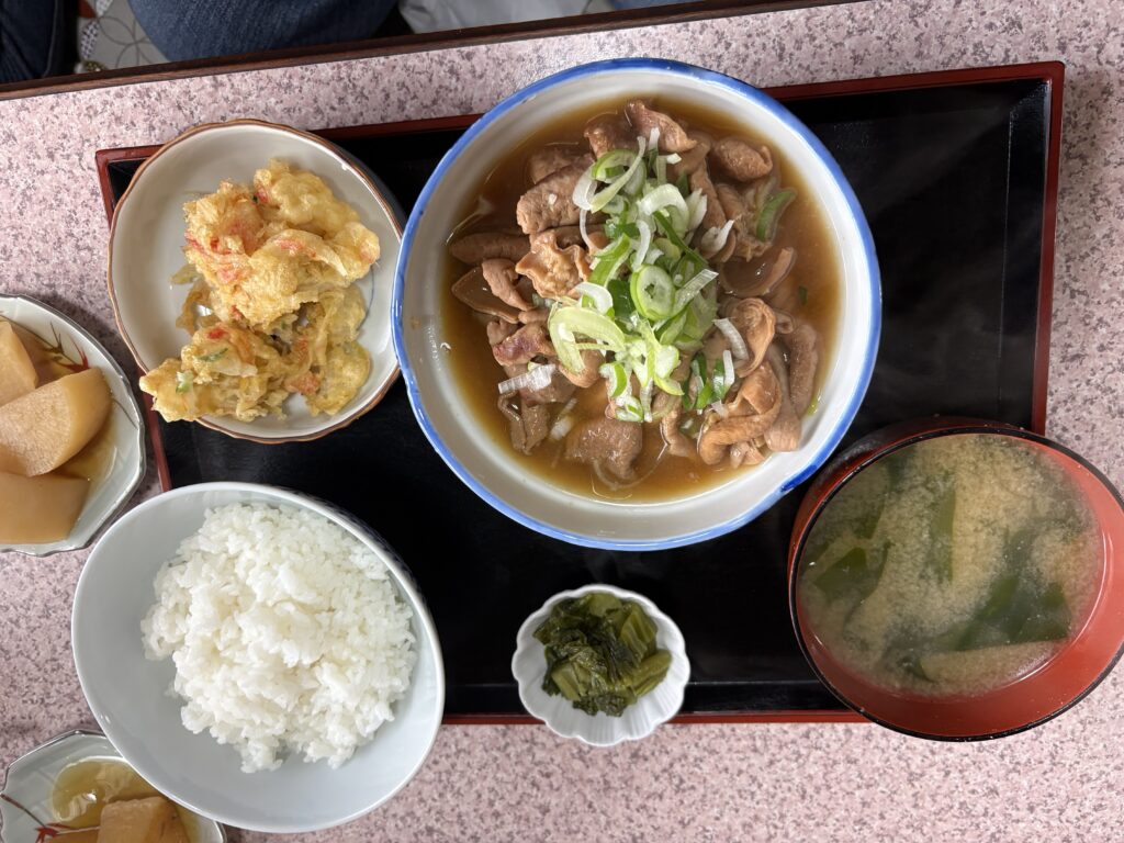 もつ煮込み定食