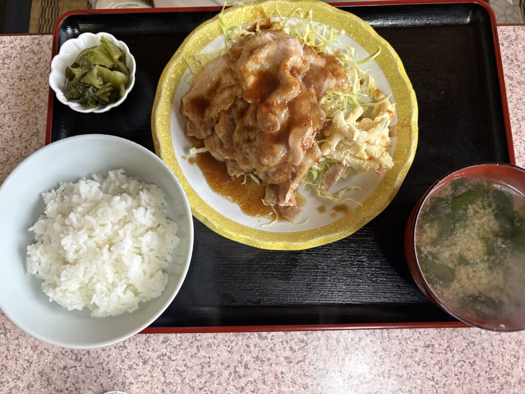 定番の生姜焼き定食