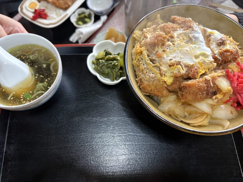 ボリュームがすごいかつ丼