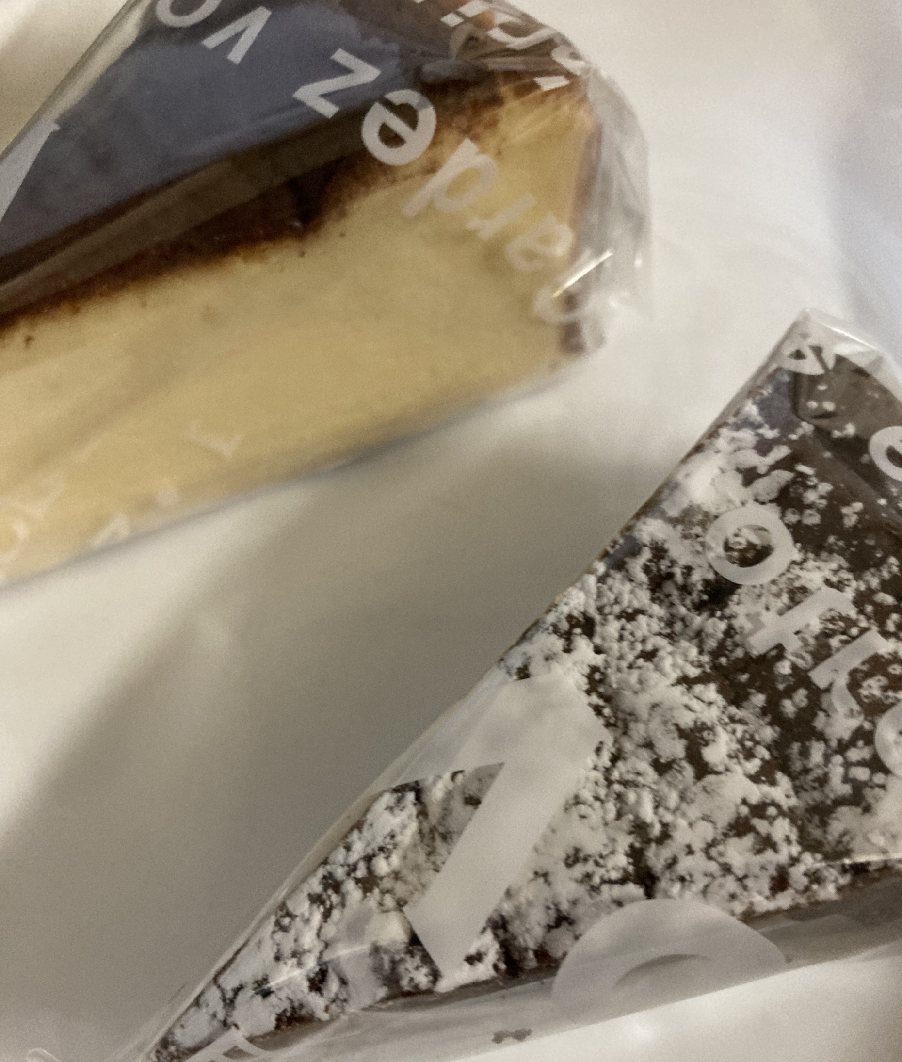 バスクチーズケーキとチョコブラウニー