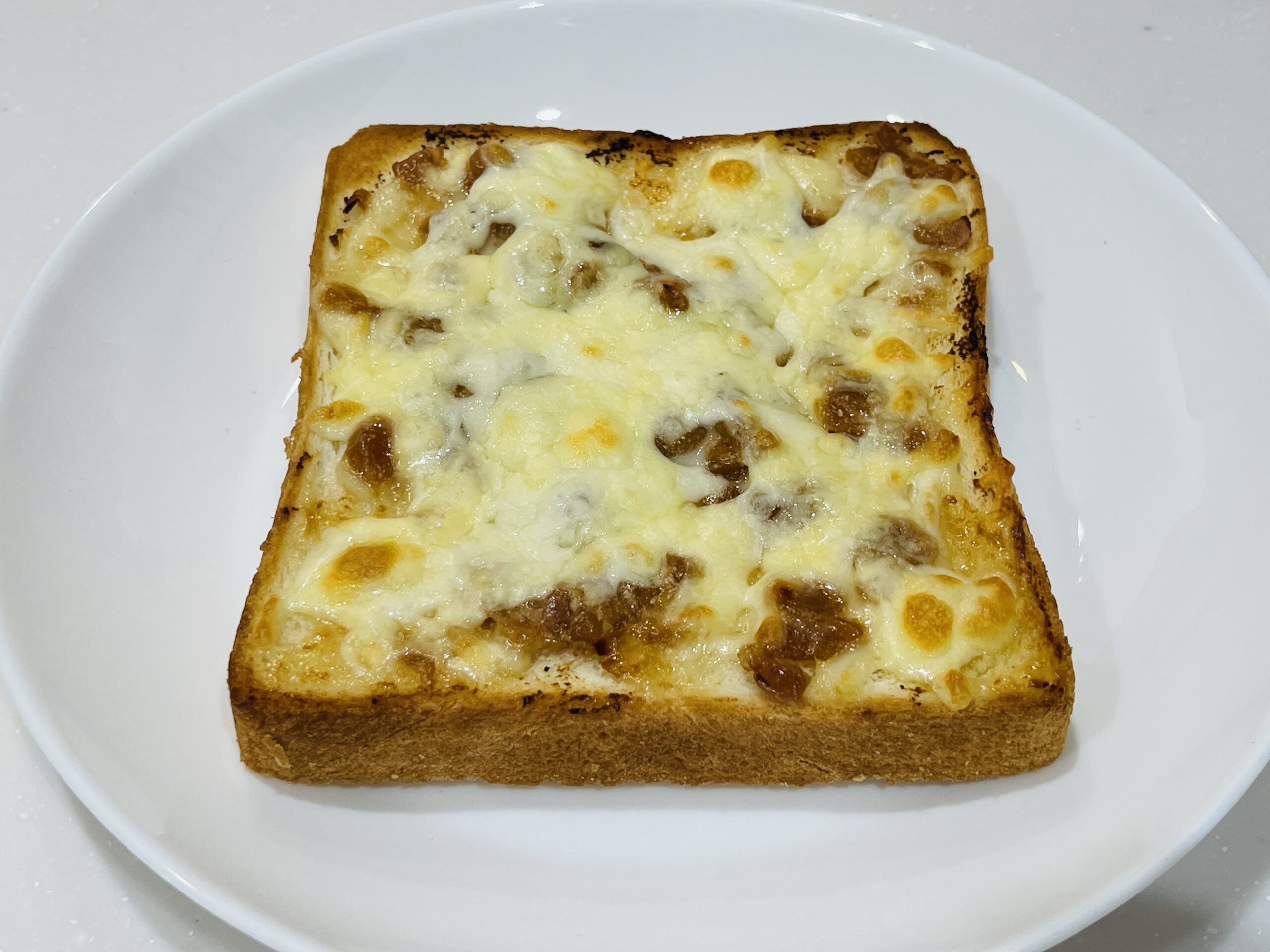 マヨチーズ雪割納豆トーストをトースターで焼いたあと