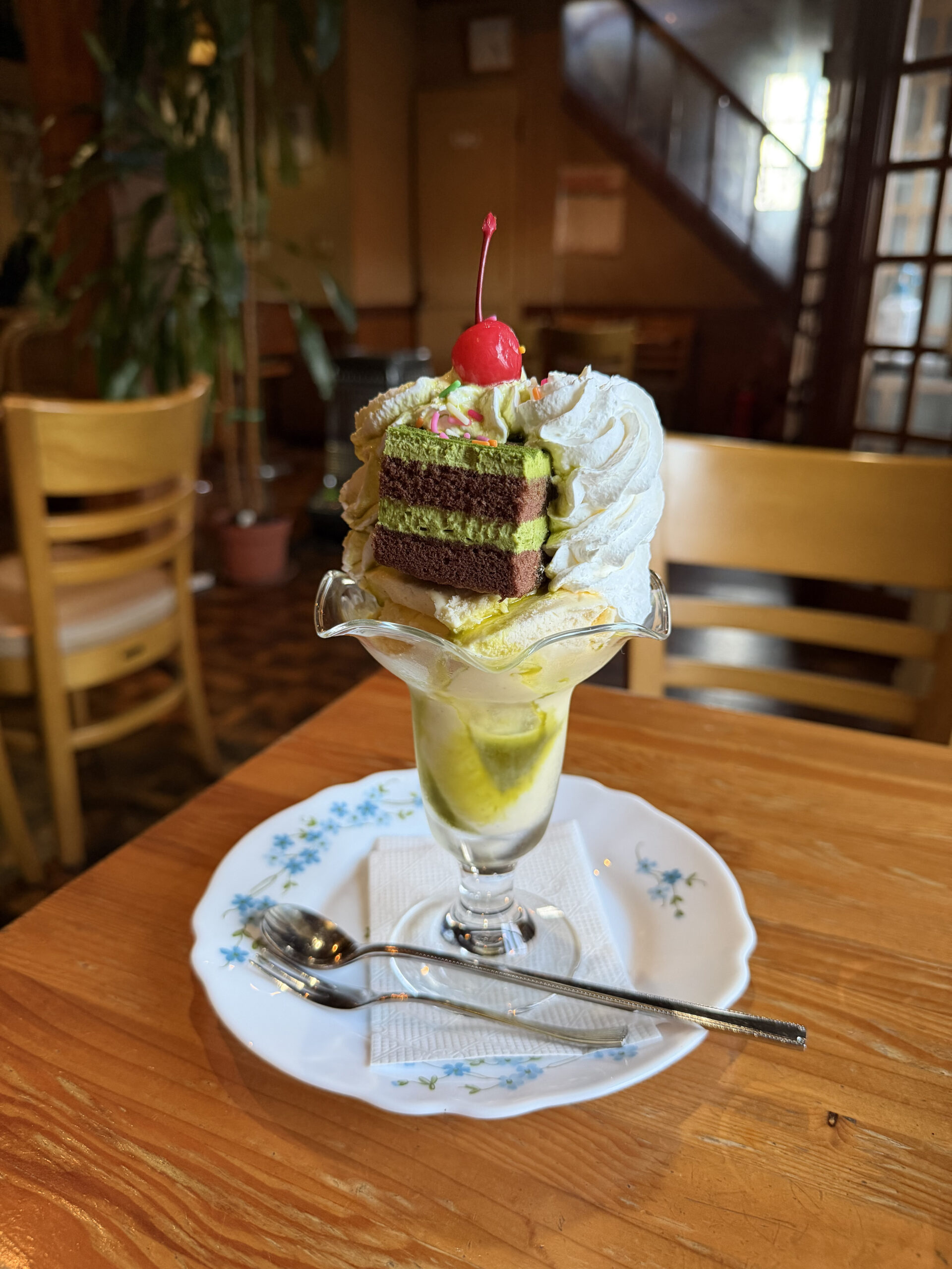 抹茶のケーキパフェ
