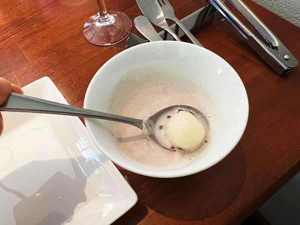 おしるこに入った白玉