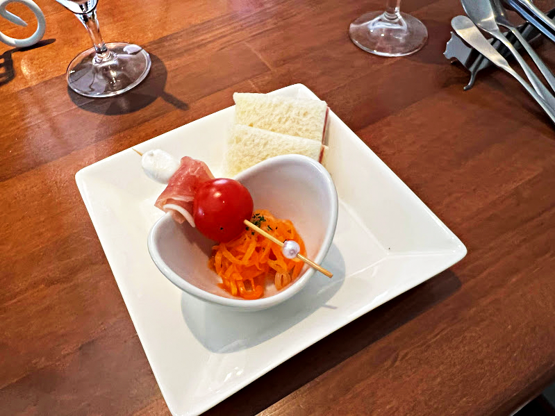 前菜とサンドイッチ