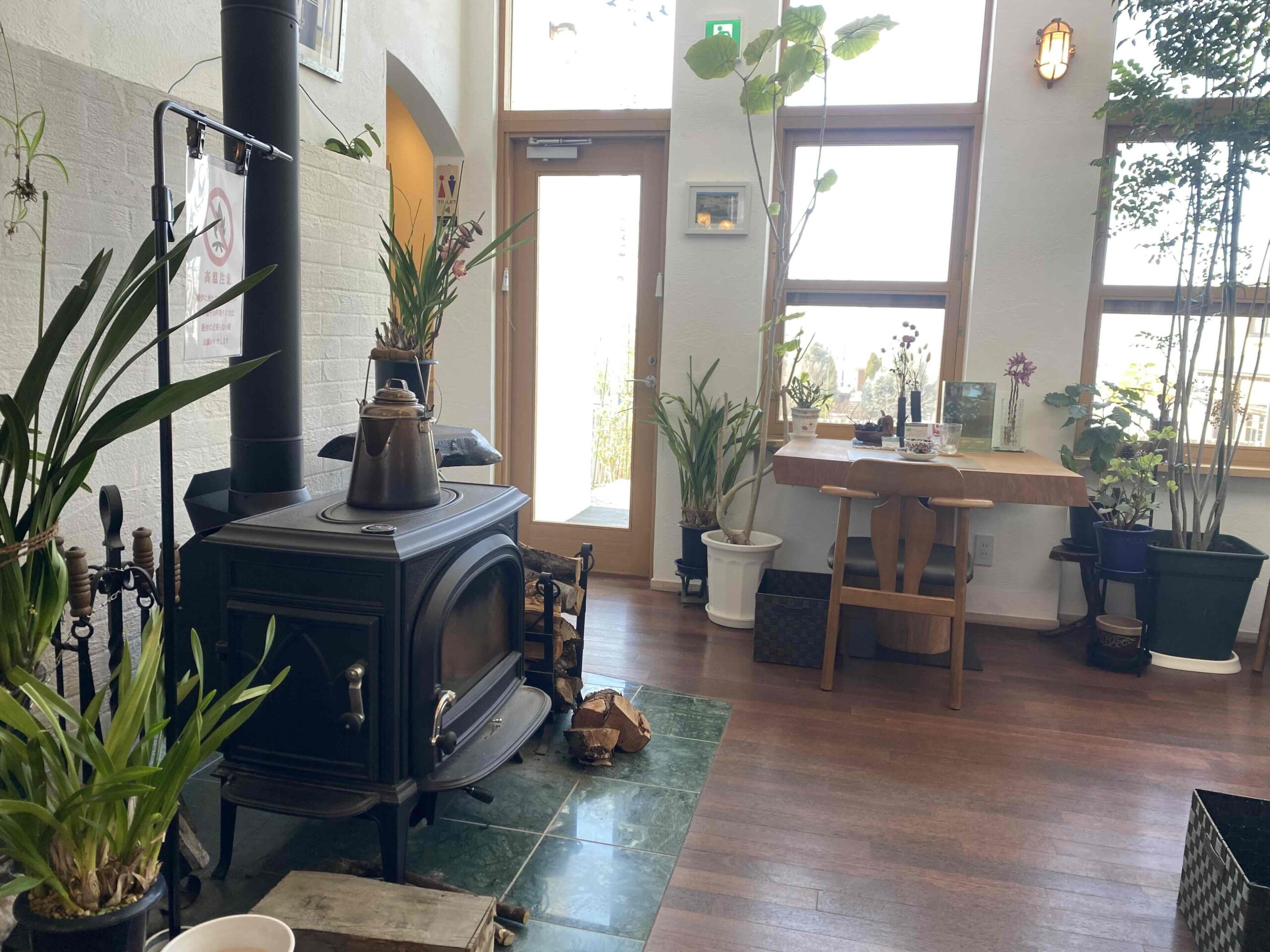 Coffee Restaurant＆Botiqueu mariの店内