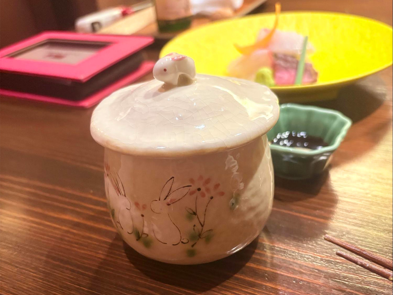 うさぎモチーフの器