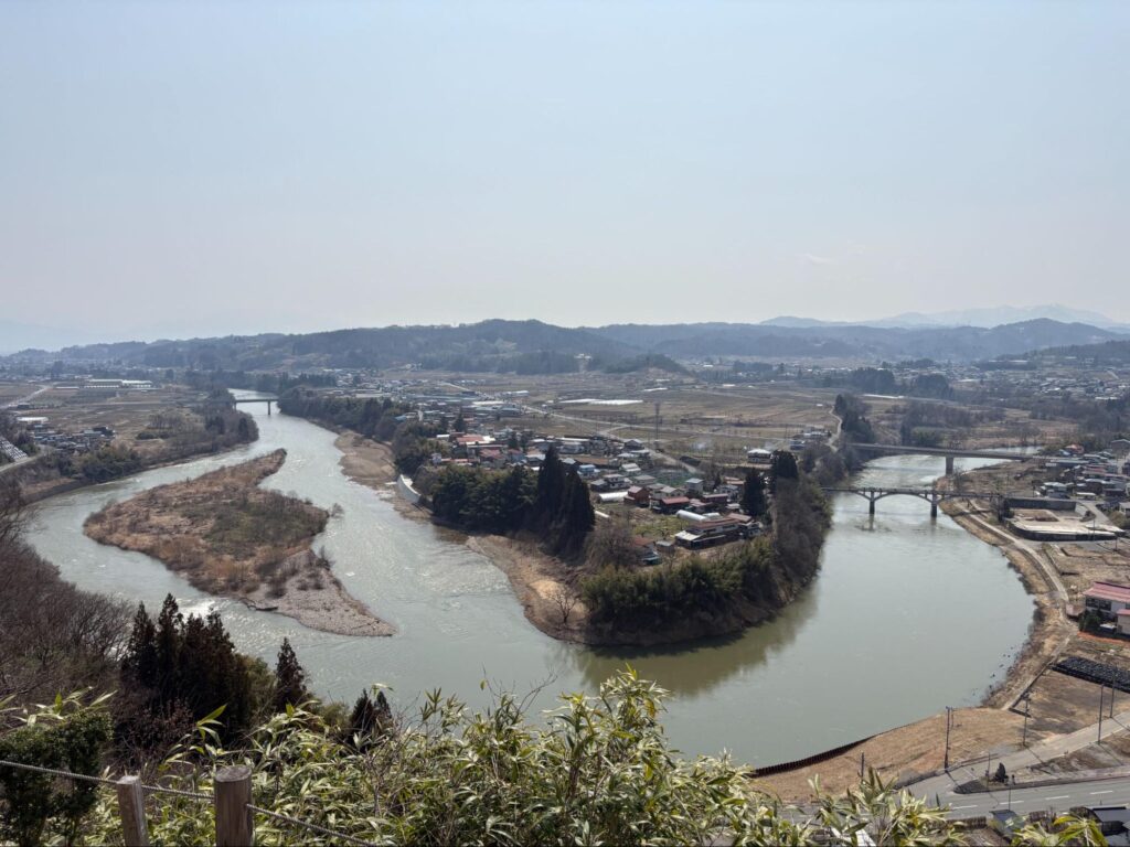 【山形・大江町】日本一公園(左沢楯山城史跡公園)|最上川を一望できる絶景スポットを満喫 デスクトップ向け