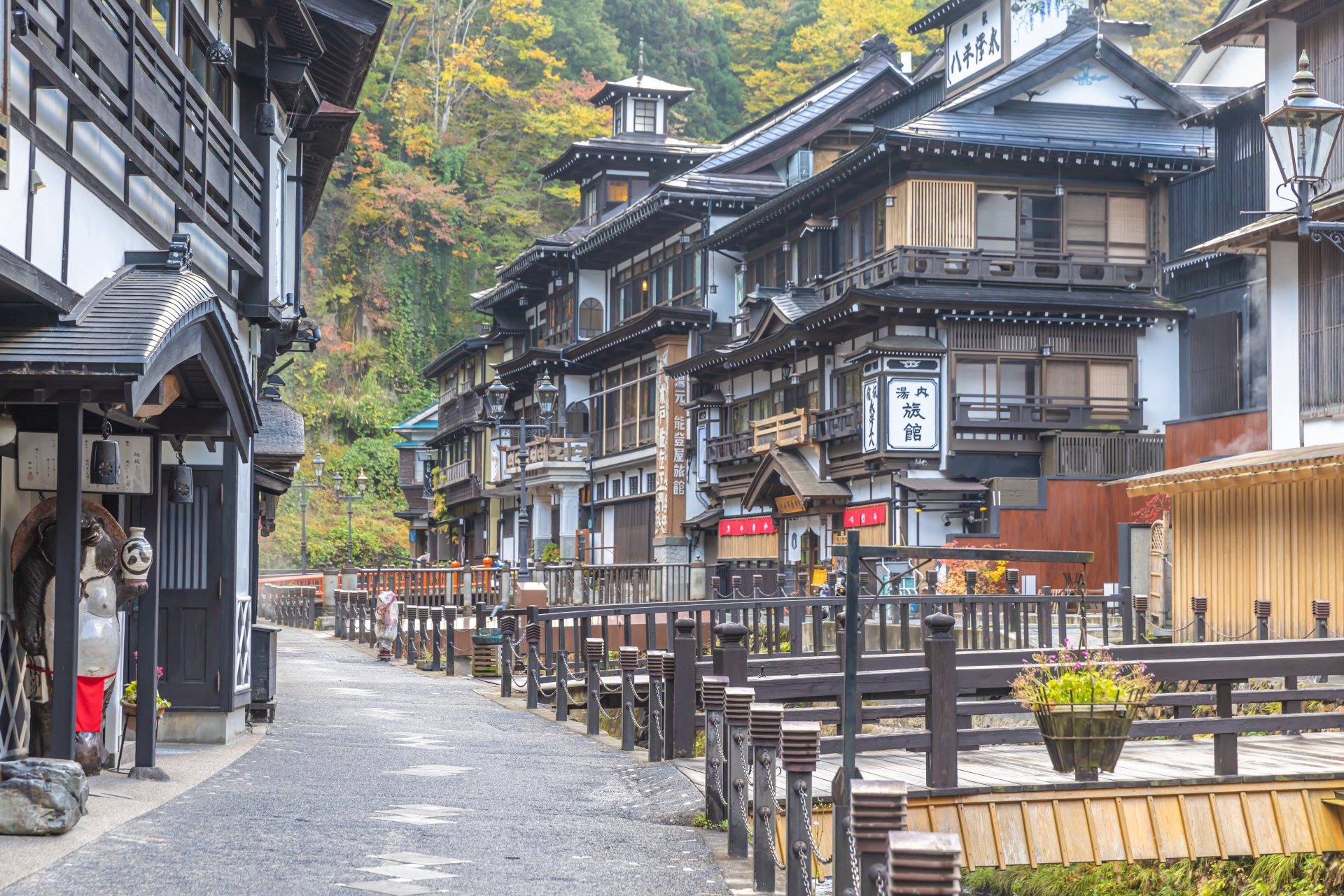 銀山温泉街