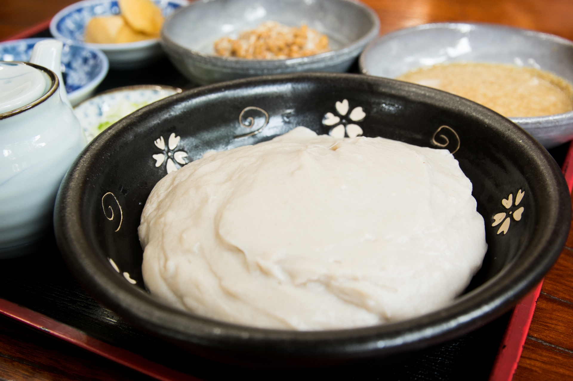 かいもち(そばがき)とは？山形で親しまれている郷土料理の特徴や食べ方を紹介 アイキャッチ