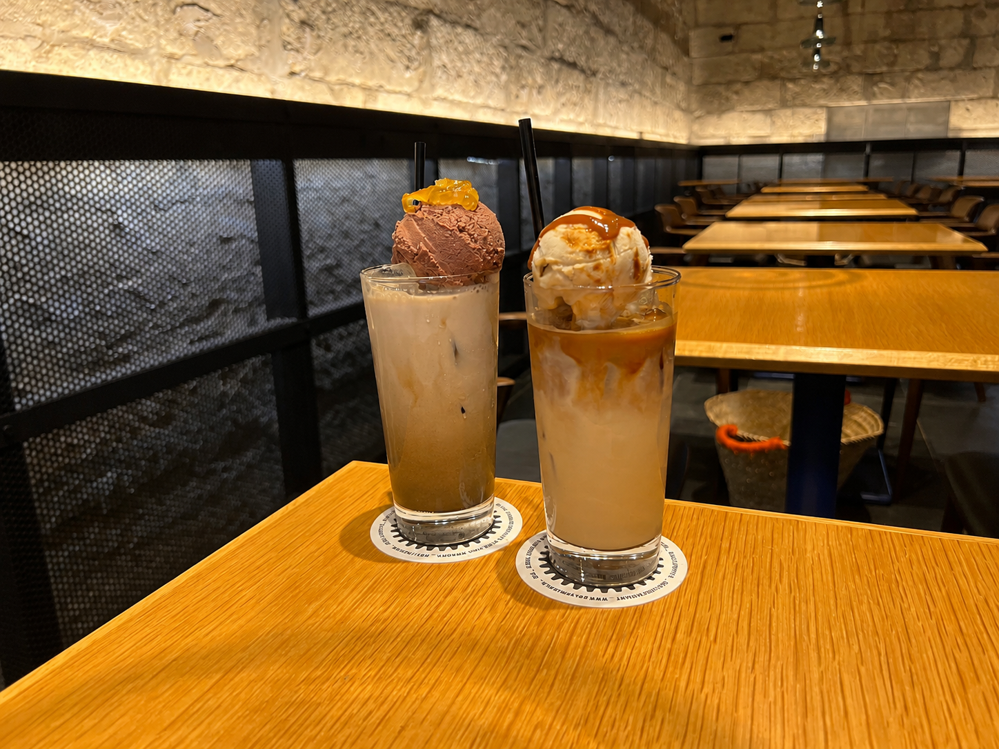 ほうじ茶ショコラフロートとソイバナナフロート