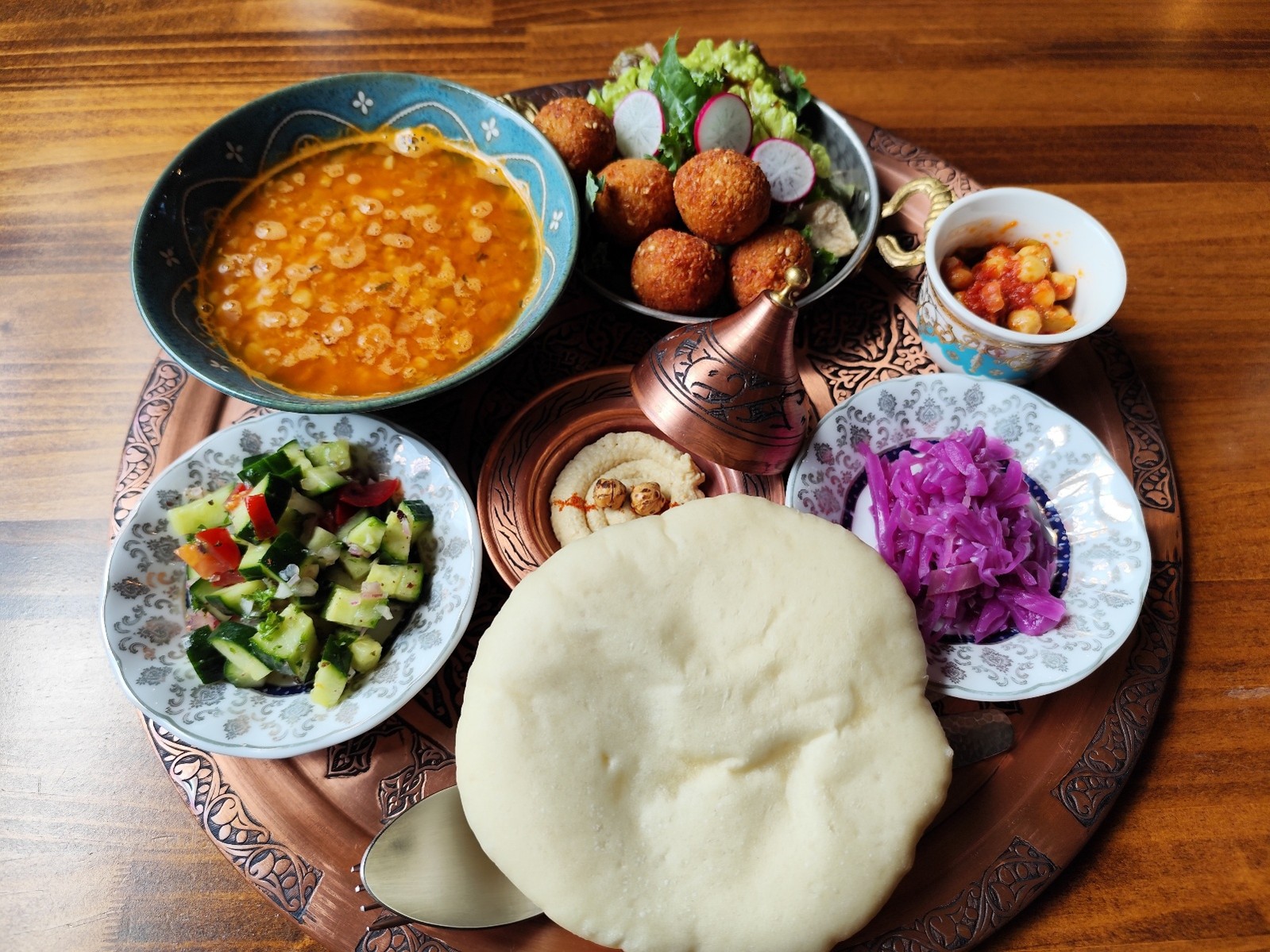 【山形・山形市】Q1の「Tsunagu」で世界のごはんを味わう｜中東料理のオリエンタルプレート アイキャッチ